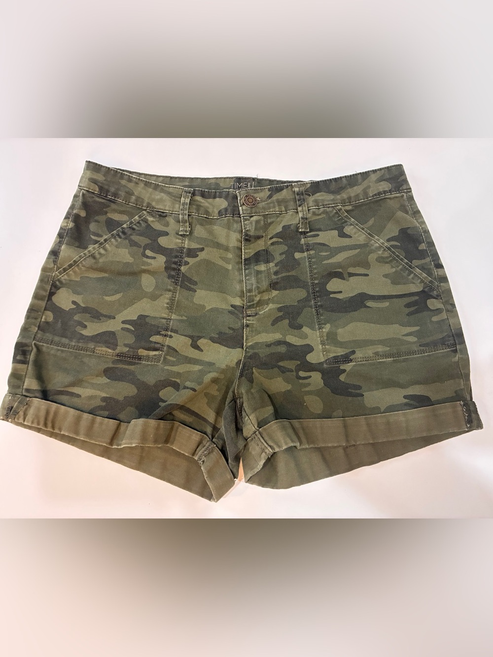 Time & Tru Camouflage Utility Women’s Shorts -‎ Olive Camo Size 16